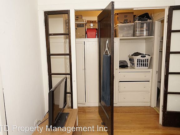 4th image of 4309 N Winchester Ave APT 1C