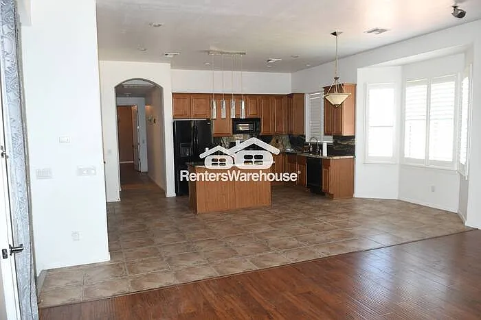 6027 N 133rd Dr — Photo 6