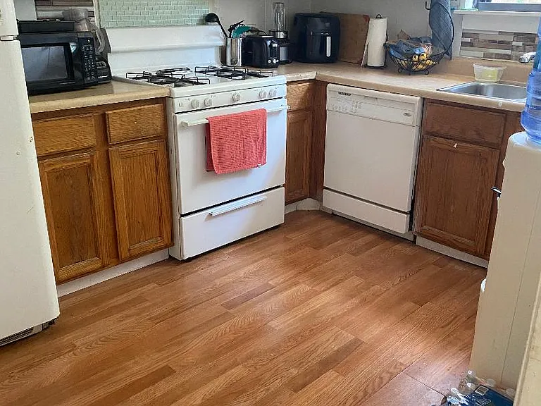 1139 Deerfield Rd #4B — Photo 4