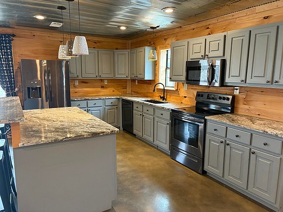 4th image of 41 County Rd #346