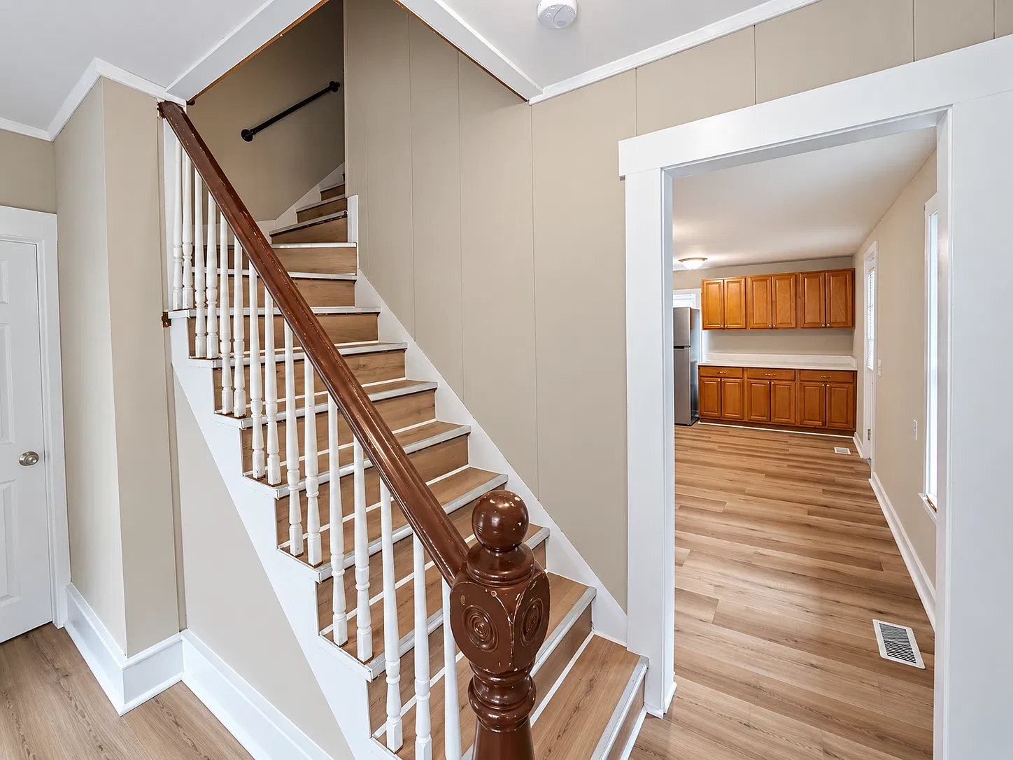 4 bed, 1350 sqft, $1,900 — Photo 2