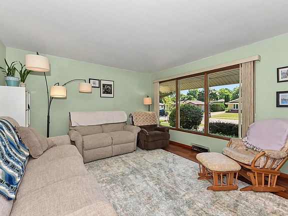 5th image of 7530 S Quincy AVENUE