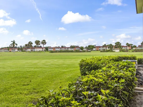 8 Vista Palm Lane #103, Vero Beach, FL 32962