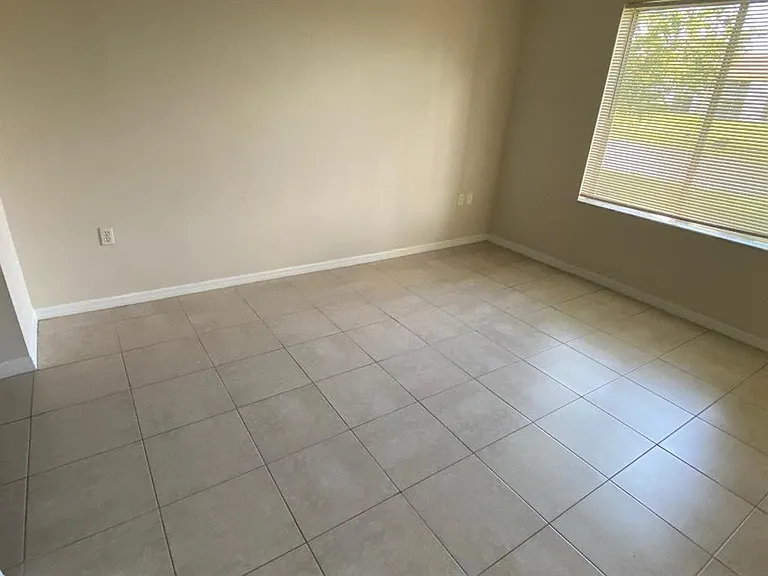 7108 Glenmoor Dr #7108 — Photo 5