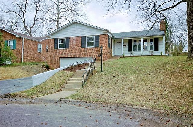 1st image of 634 Tarrymore Ln