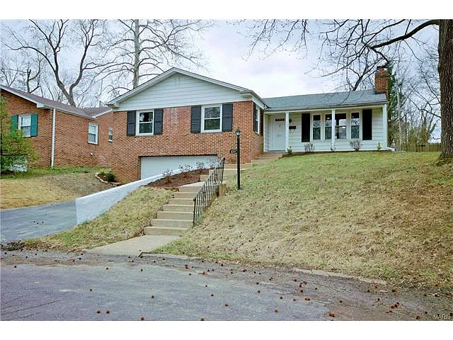 634 Tarrymore Ln photo 1