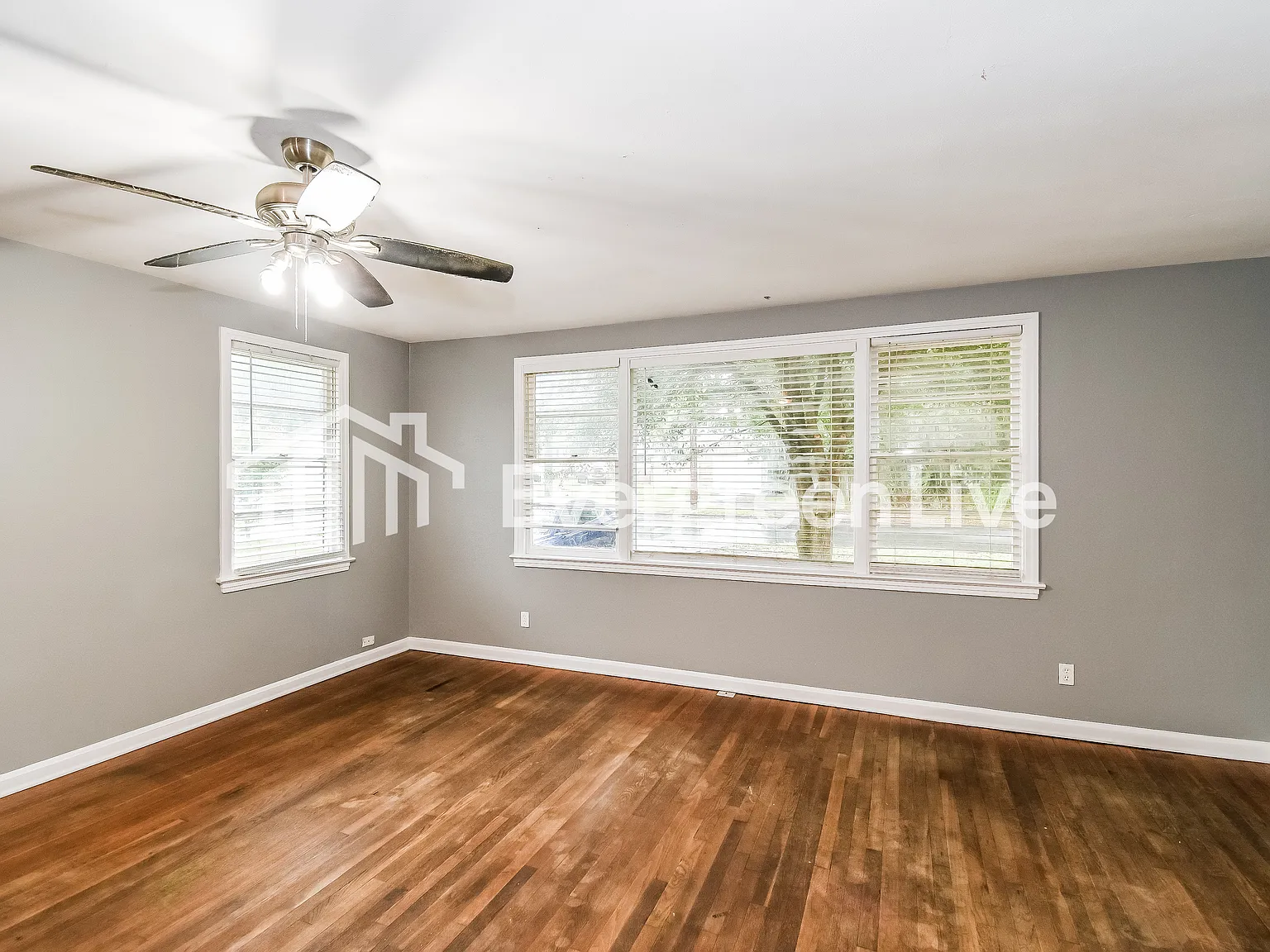 3 bed, 1.0 bath, 1312 sqft, $1,095 — Photo 3