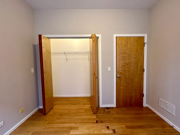 2157 N Damen Ave #201 — Photo 25