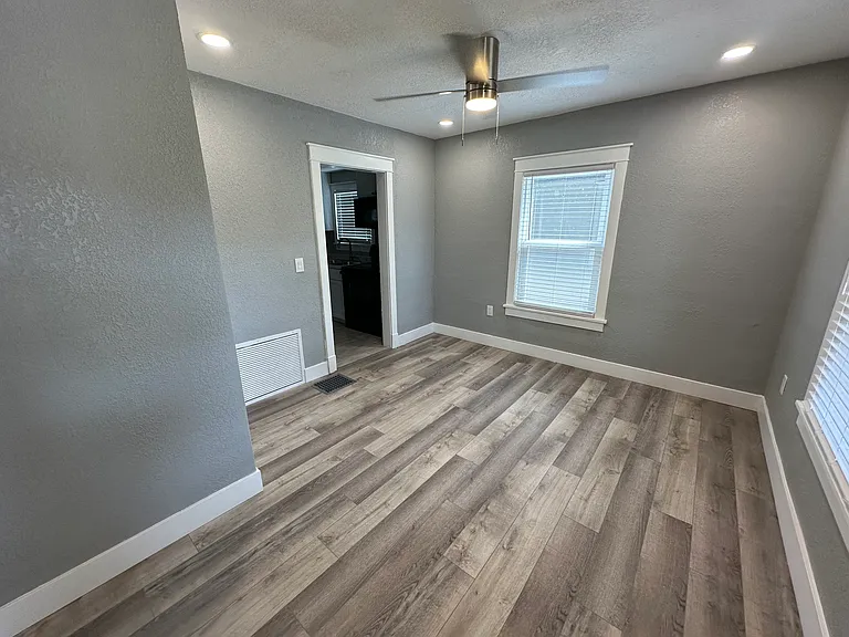 826 E 21st Ave #1 — Photo 6