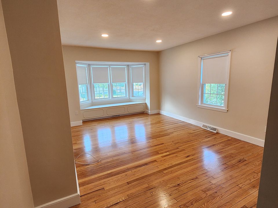 Livingroom from kitchen