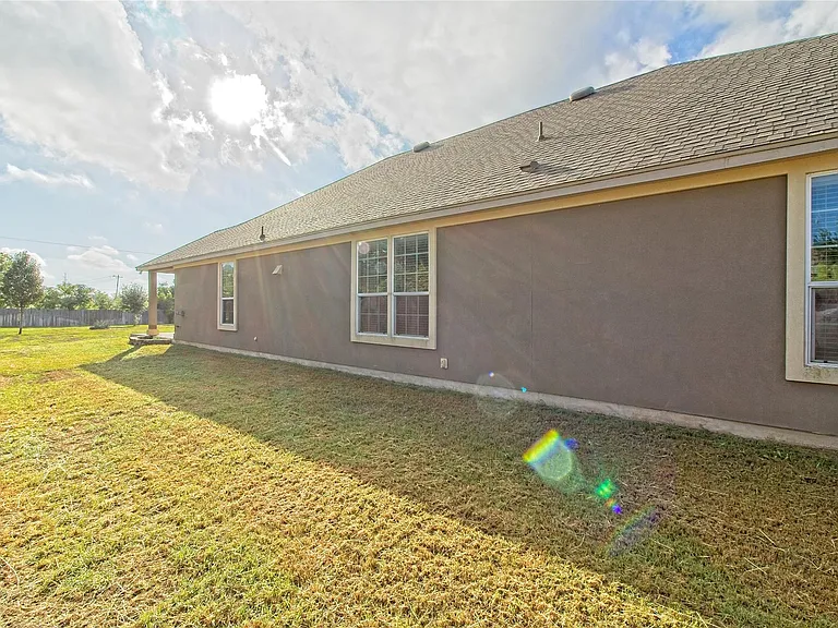 31443 Kingsway Rd — Photo 25