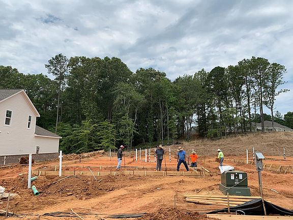 4th image of 555 Shreve Oak Cir