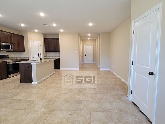 5th image of 123 Canales Cir