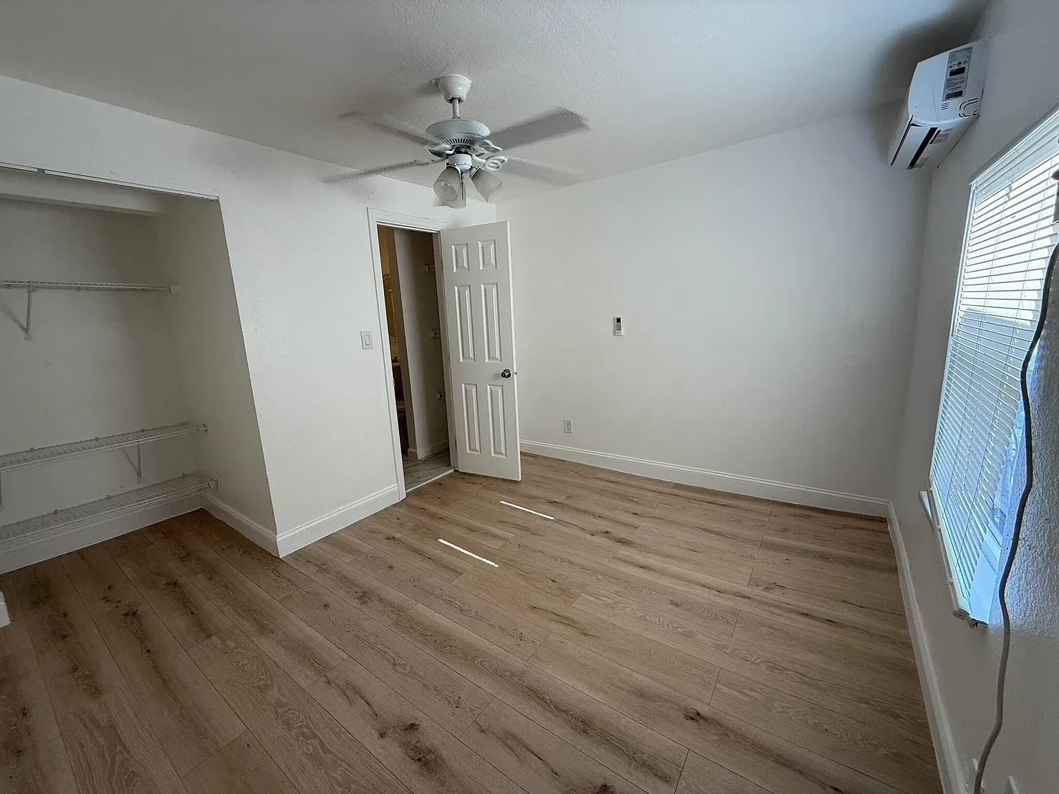 1 bed, 1.0 bath, 400 sqft, $1,600 — Photo 4