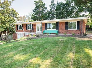 190 Green Briar Ct, Saint Louis, MO 63146
