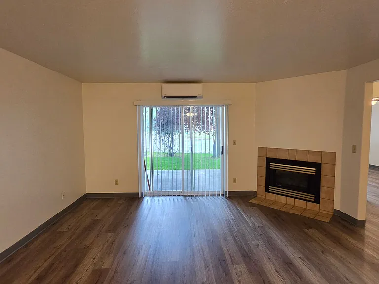 4104 Hillview Way — Photo 9