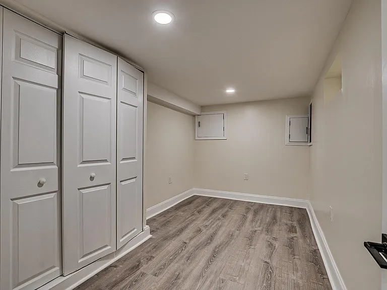602 Avenue E — Photo 3