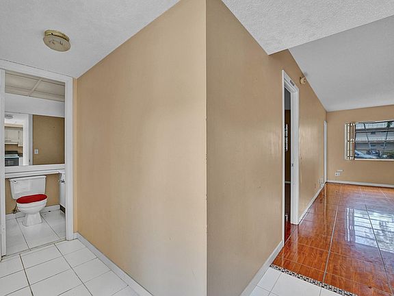 3rd image of 5061 W Oakland Park Boulevard #105