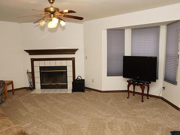 5th image of 1082 Saint Moritz Ct