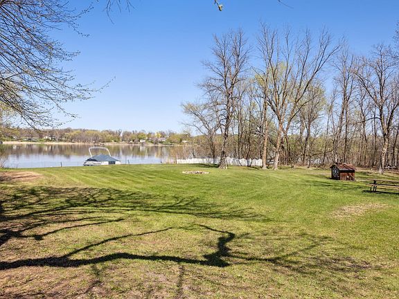 5th image of 9688 Walleye Rd NW