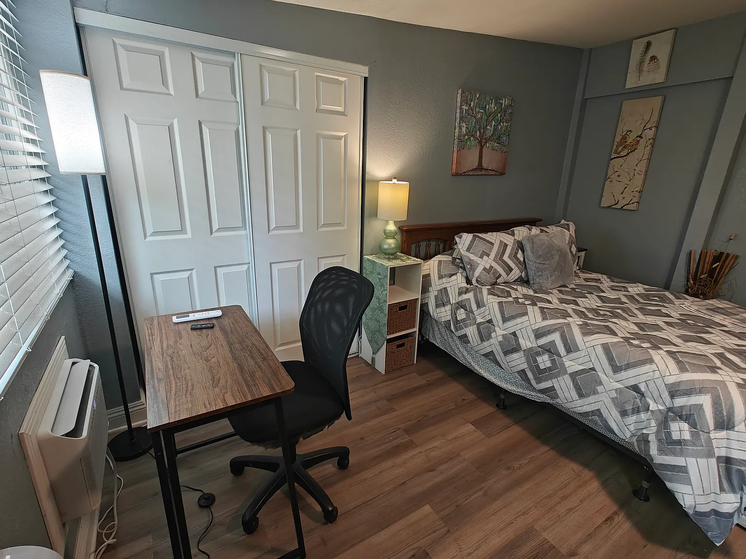 1122 Westwood Dr — Photo 2