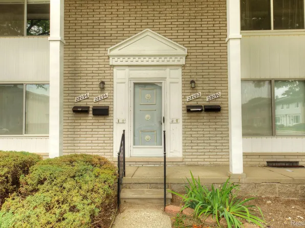 28092 Universal Dr, Warren, MI 48092