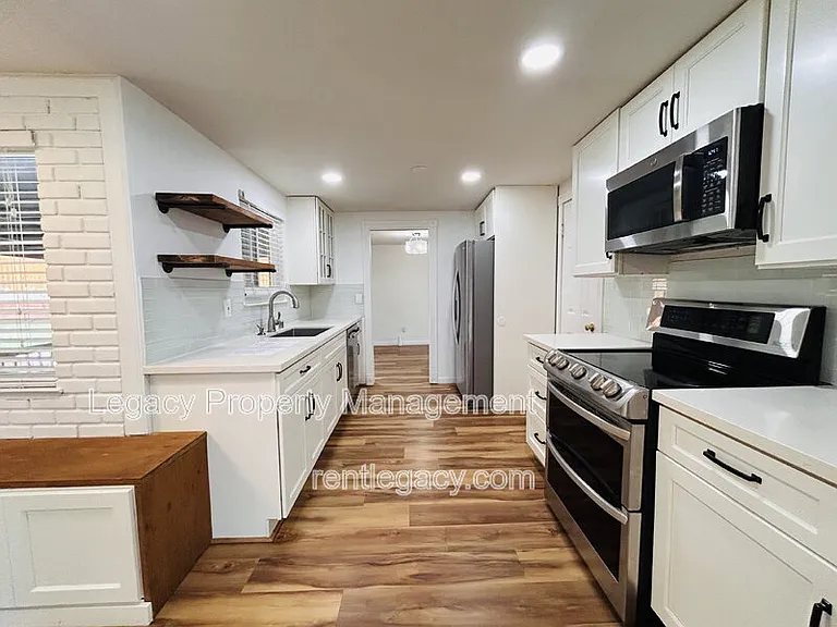 493 Dahlia St — Photo 15