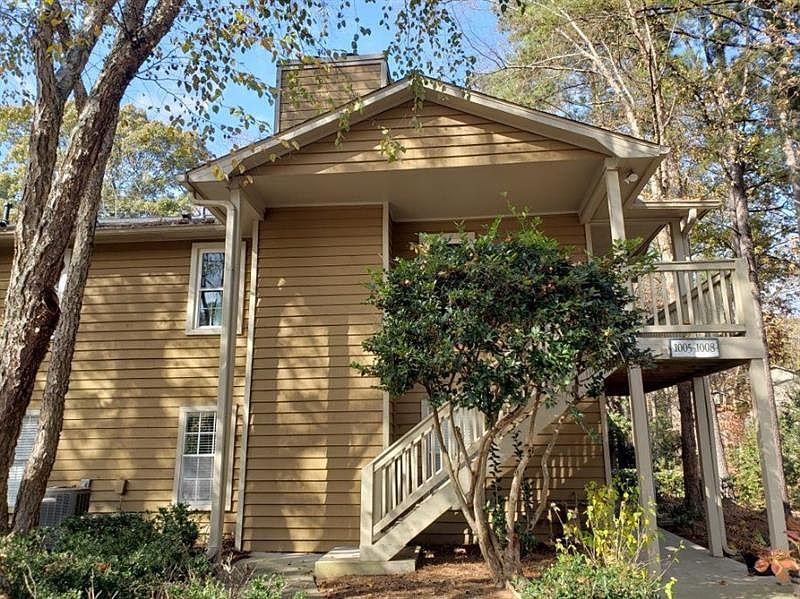 1st image of 1007 Country Park Dr SE #1007