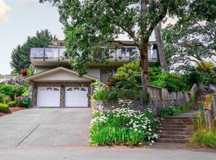 4044 Century Rd, Saanich, BC V8X2E4