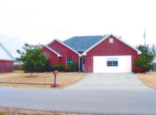 214 Lincoln Ave, Muscle Shoals, AL 35661