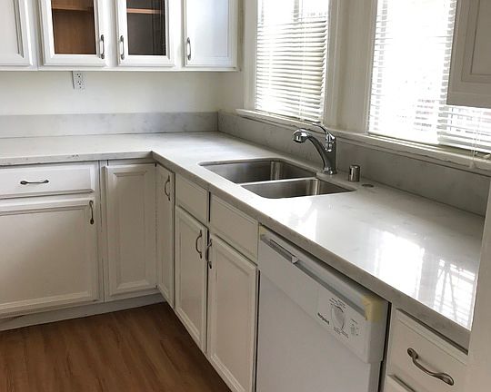 4th image of 709 S Norton Ave APT D