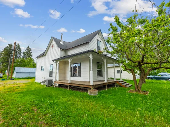 7157 Oak St, Bonners Ferry, ID 83805