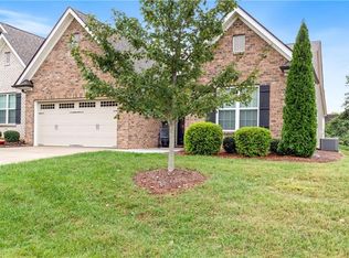 6039 Sunny Brook Dr, Clemmons, NC 27012
