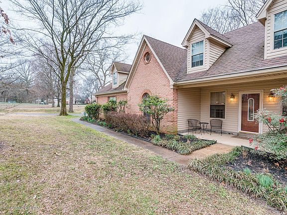 2nd image of 3880 Mary Jane Dr