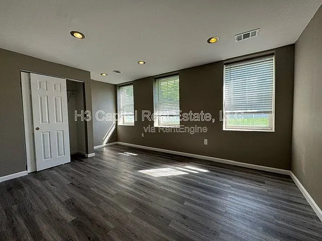 1041 Flora Lake Ct — Photo 28