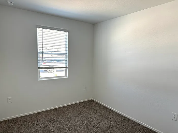 1567 E Fletcher Dr — Photo 4