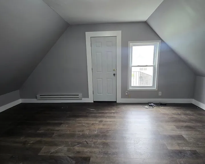 1058 Anna St #3L — Photo 3