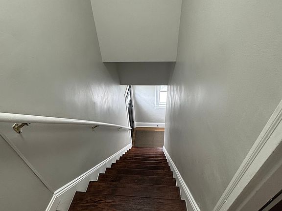 Entrance to the second floor