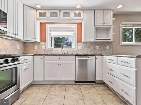 17 Wendslow Rd, Lutherville Timonium, MD 21093