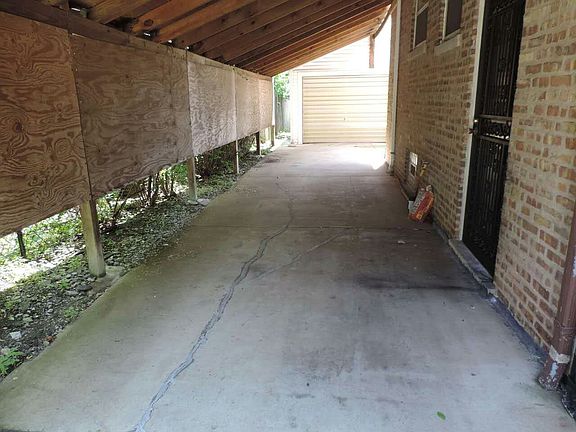 3rd image of 2941 W Jerome St