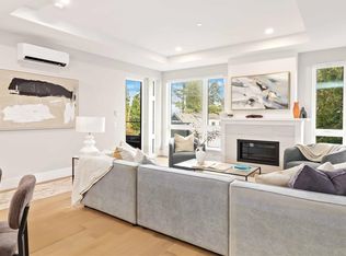 990 Doumac Ave #305, Saanich, BC V8Y 1M4