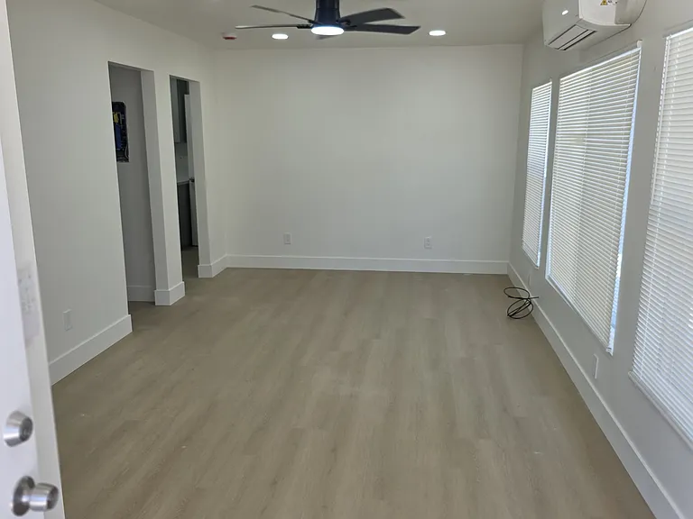 424 B St #8 — Photo 3