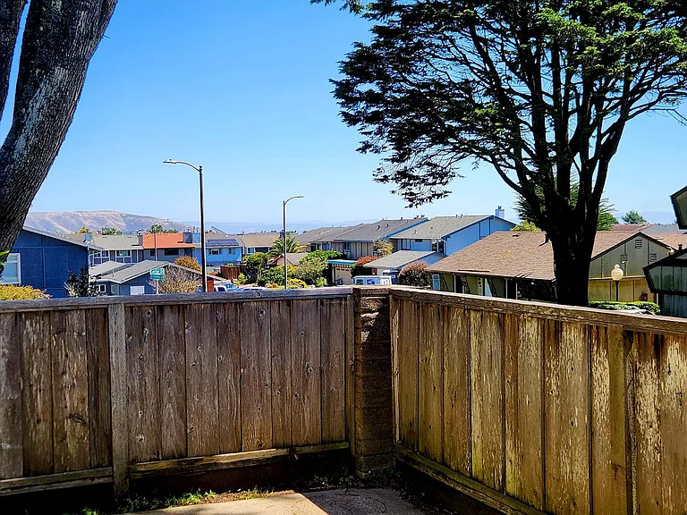 2700 Kilconway Ln — Photo 25