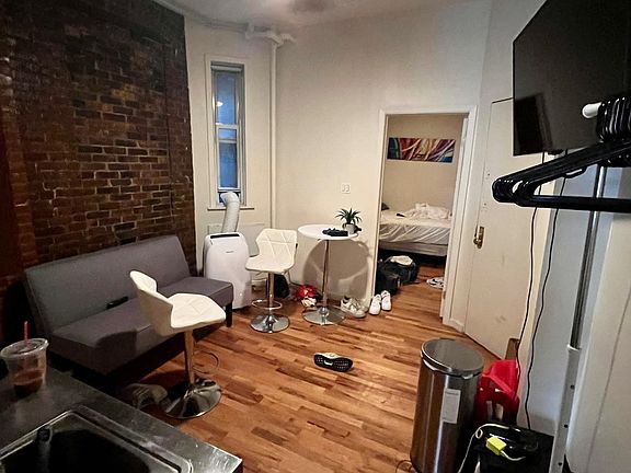 3rd image of 523 E 12th St APT 3