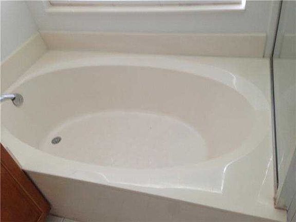3rd image of 744 NW 126th Ave