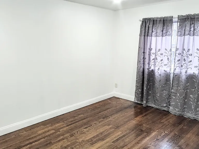 8 Van Nostrand Ave #UPPER FLOORS — Photo 4
