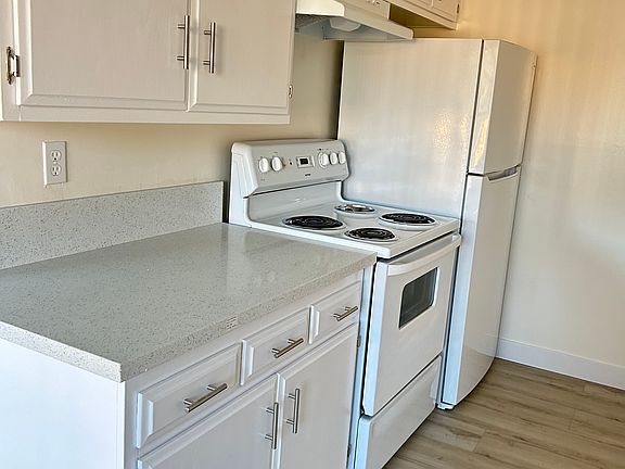 2nd image of 561 Park Way APT 23
