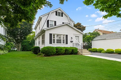 10 Henry St Photo 1