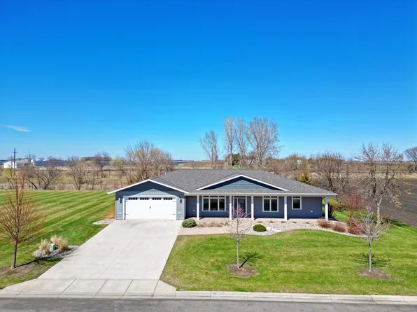 951 Cedar Ave E, Hector, MN 55342