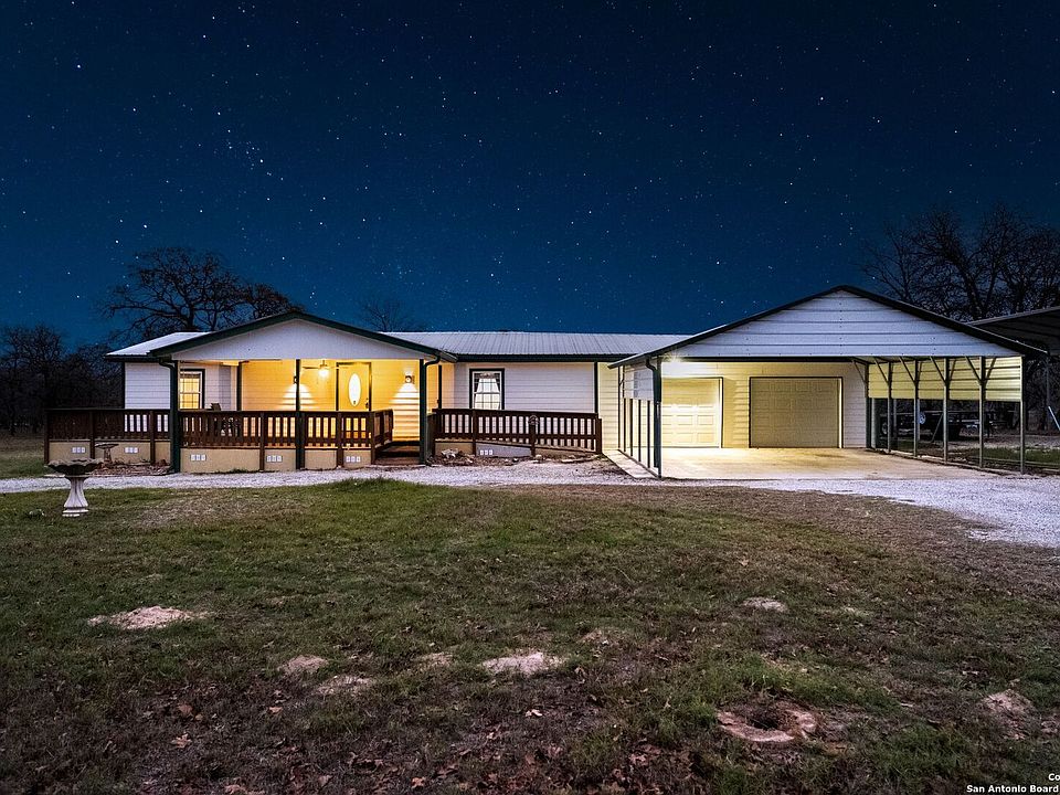1st image of 221 Oak Grove